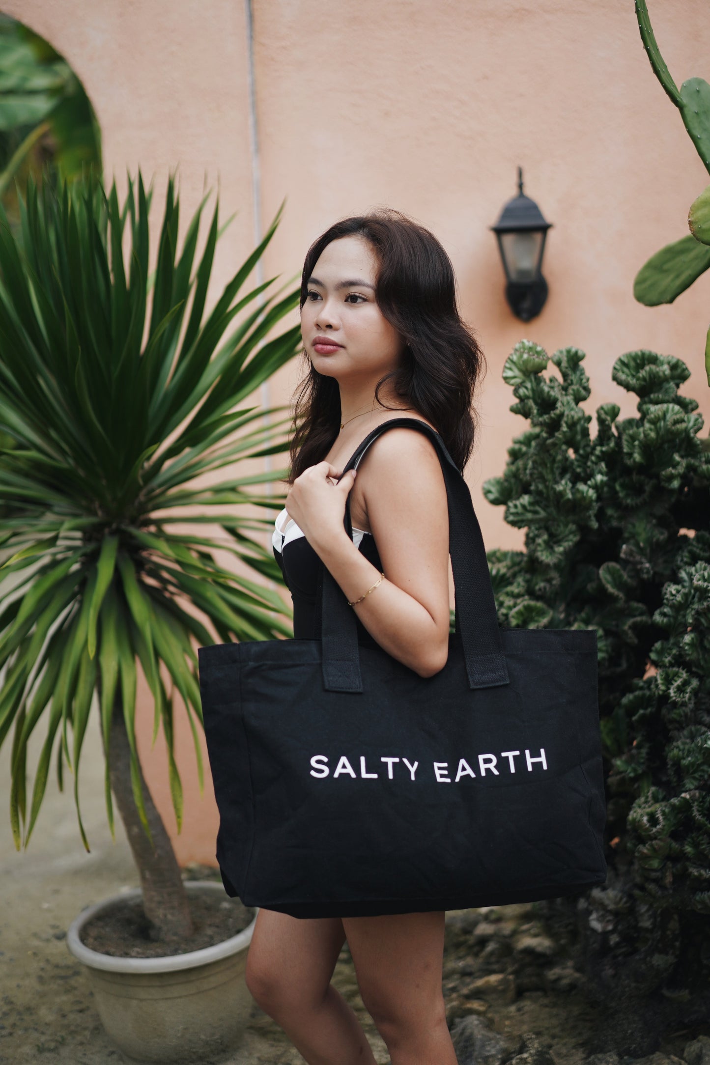 Salty Earth Tote Bag - Noir