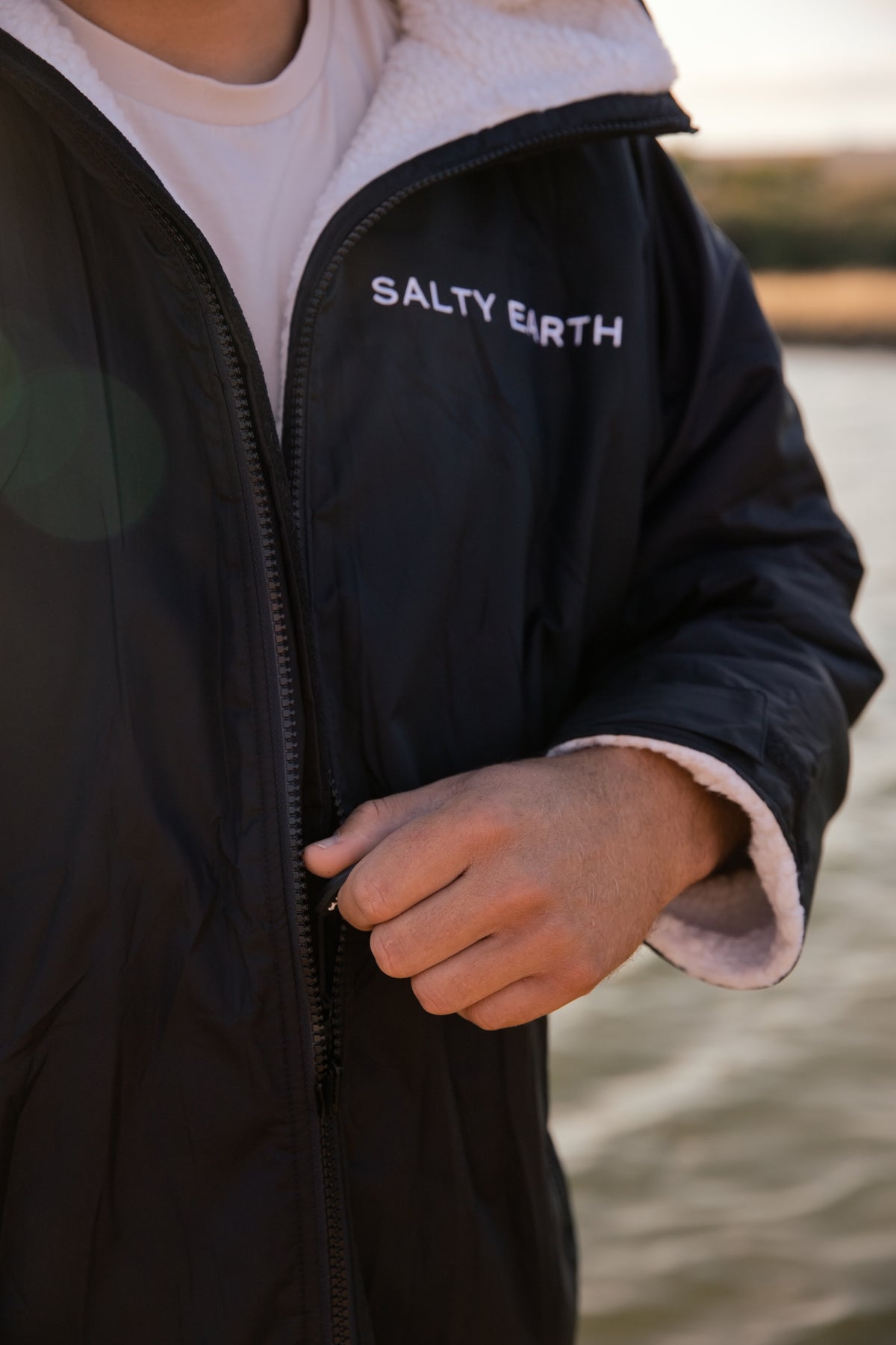 Salty Earth Waterproof Robe - Midnight Black