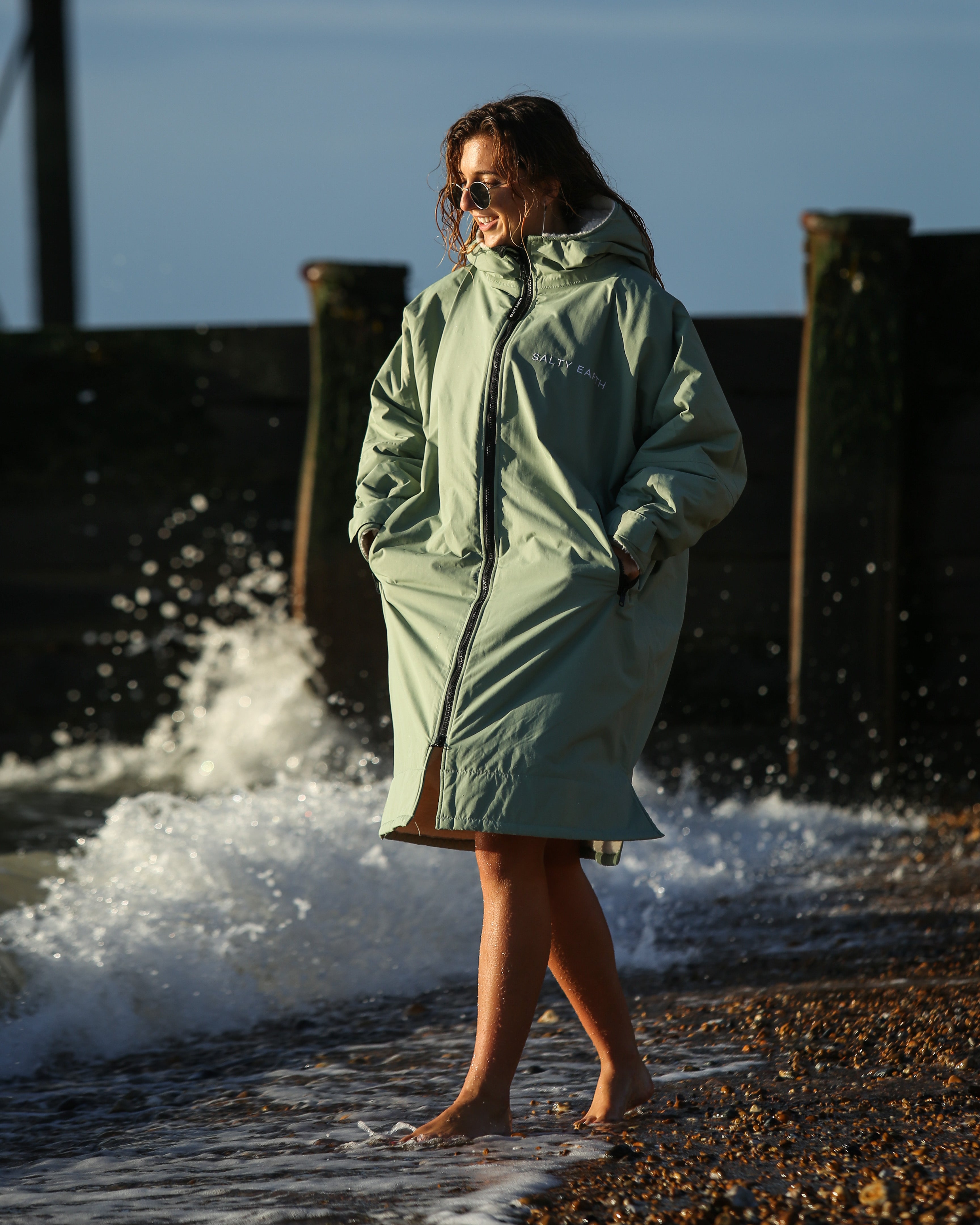 Super Earth Robe Waterproof Changing Robe - Seagrass Green | Salty Earth